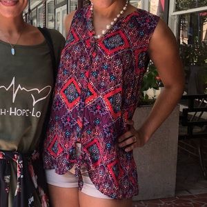 ☀️5/$25☀️ Maurices Geometric Blouse